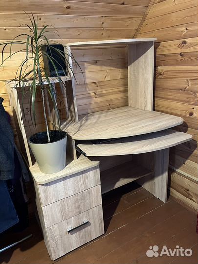 Компьютерный стол