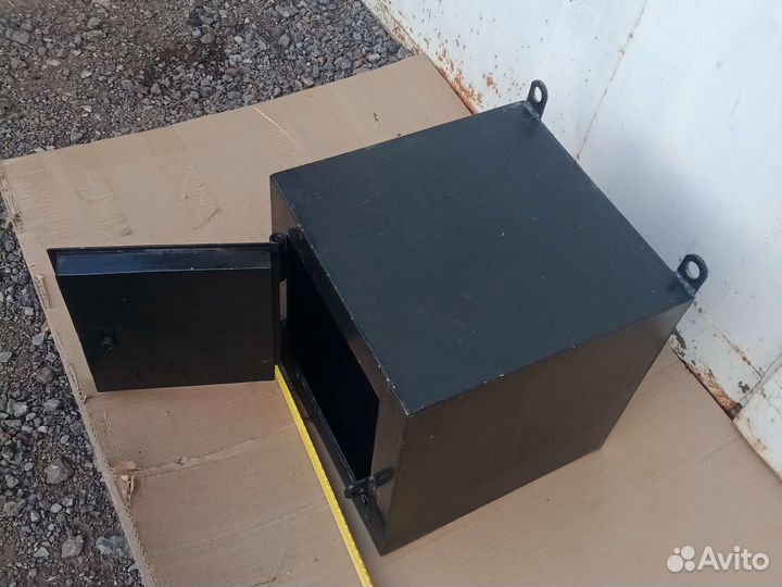 Сейф, металлический яшик шкаф