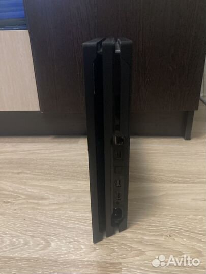 Игровая приставка ps4 pro 1tb