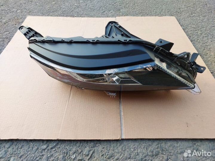 Фара правая передняя правая Mitsubishi L200