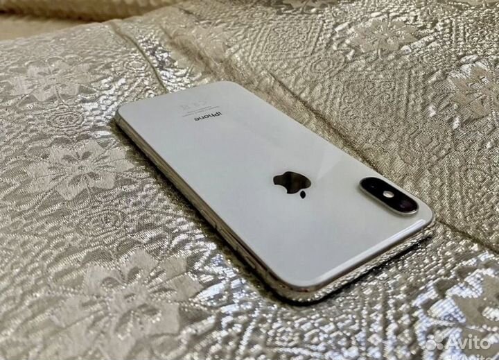iPhone Xs, 64 ГБ