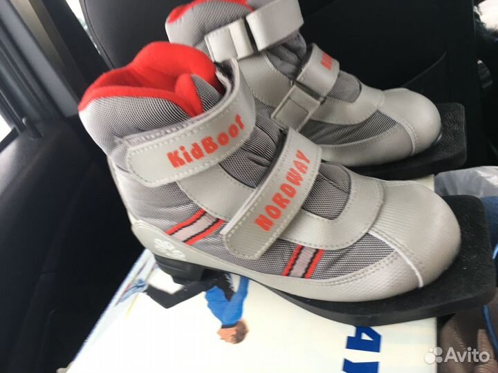 Лыжные ботинки детские новые 30