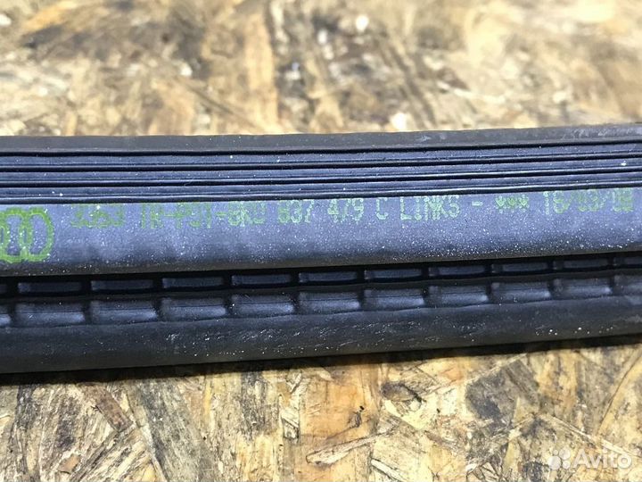 Накладка стекла двери передней левой Audi A4 B8