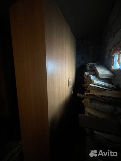 Бесплатно отдам 4 шкафа