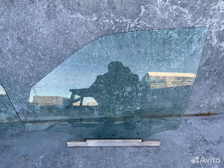 Стекло двери для Mercedes W202