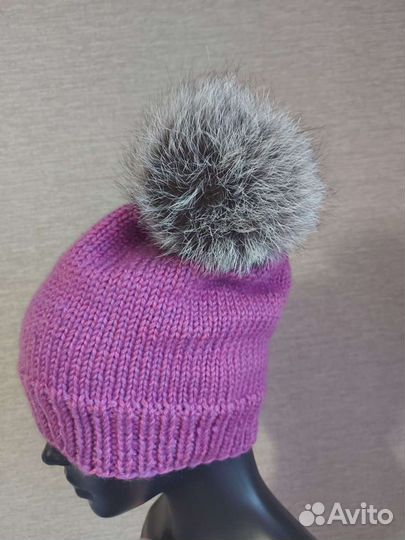 Шапка новая с натуральным помпоном