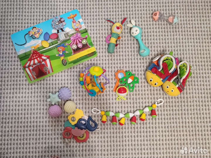 Игрушки до 1 года пакетом. Бизиборд погремушки