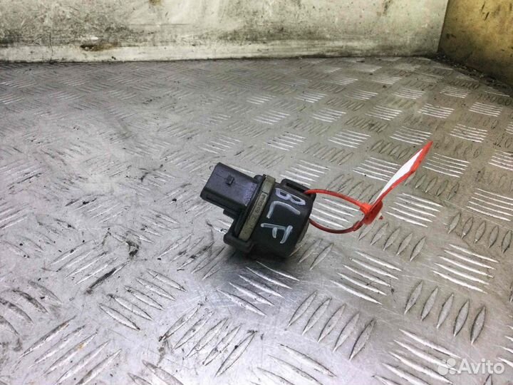 Клапан вентиляции топливного бака Audi A3 05813345