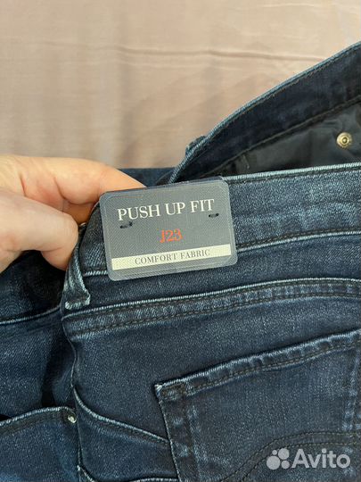 Джинсы armani новые