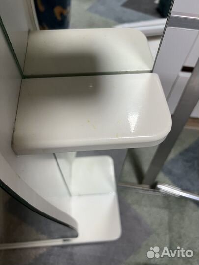 Зеркало с ящиком