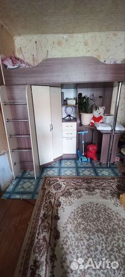 Детская кровать чердак со столом и шкафом