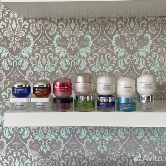 Пустые банки от косметики