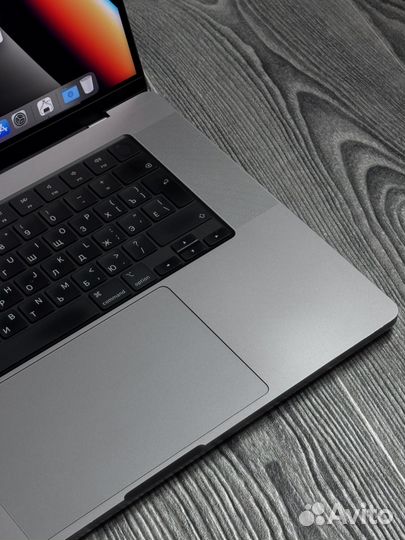 MacBook Pro 16, 16/512гб (M1 Pro, 2021)