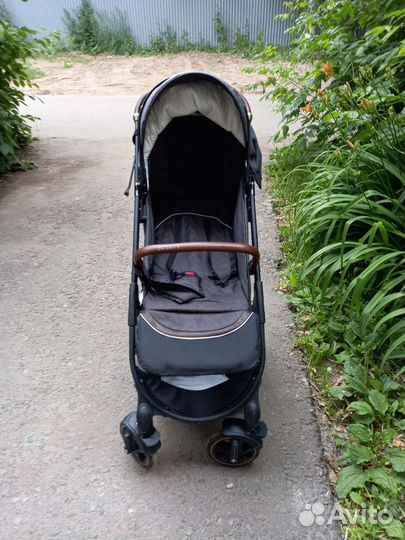 Прогулочная коляска luxmom