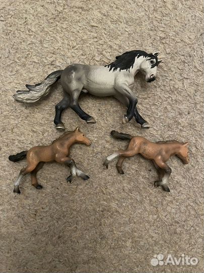 Фигуры лошадей Schleich и Collecta