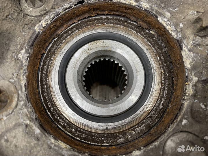 Кулак задний левый Mercedes X204 GLK 204