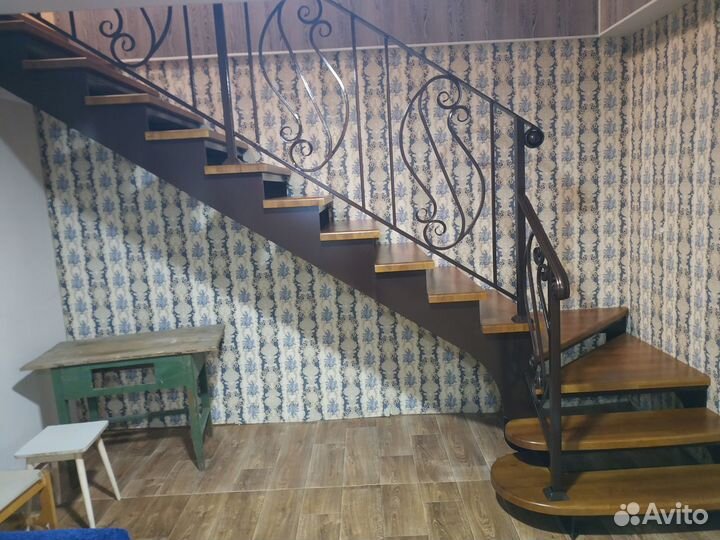 Лестница на металлокаркасе