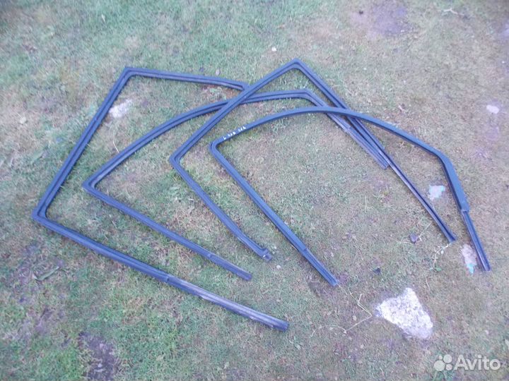 Уплотнители дверных стекол Hyundai Matrix 2002г