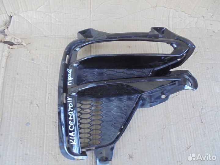 Накладка переднего бампера правая KIA Cerato 4
