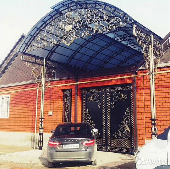Навес поликарбонатный