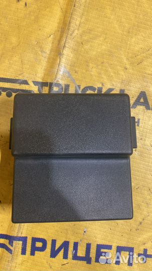 Накладка петли левая Volvo FH 4