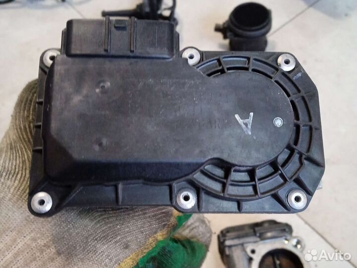 Дросельная заслонка на Volvo S60, S80 2,4 бензин