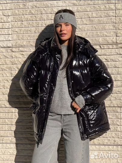 Черная лаковая куртка 46
