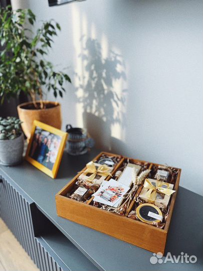 Подарок женщине