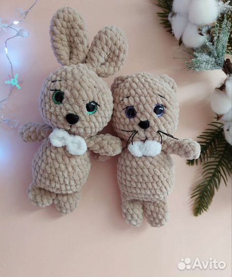 Вязаные игрушки из плюшевой пряжи зайка и котик