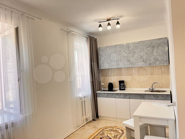 2-к. квартира, 60 м², 1/2 эт.