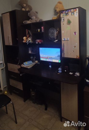 Письменный стол