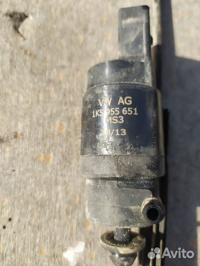 Насос омывателя Volkswagen Jetta 6 2014