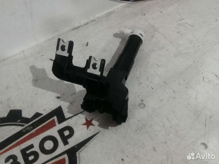 Форсунка левая новая toyota rav4 30 09-10