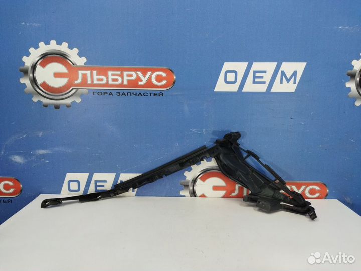 Кронштейн фары левый Toyota Prado 150 2009