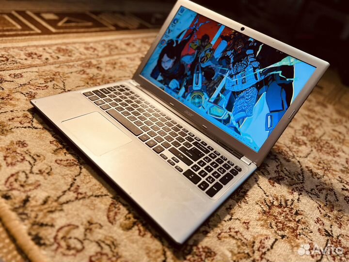 Игровой Ноутбук Acer core i5/8гб/GeForce 710m 2гб