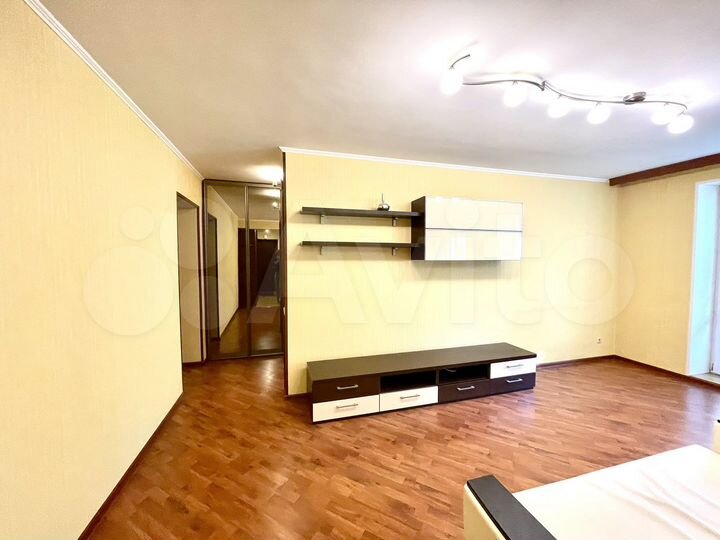 3-к. квартира, 57 м², 3/5 эт.