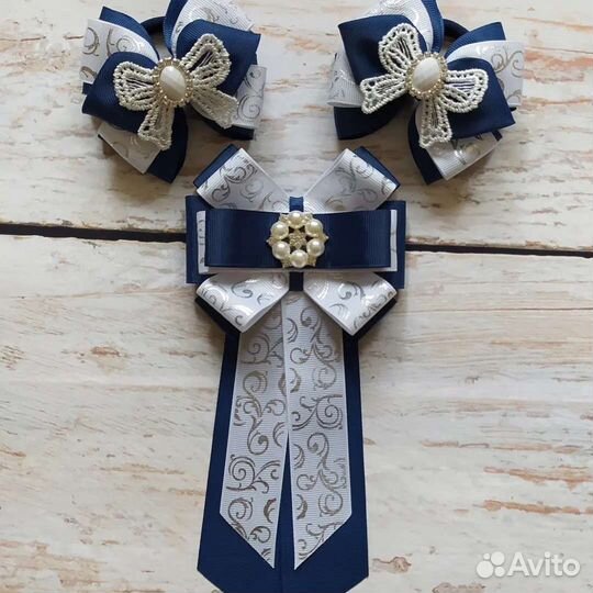Бантики и галстук для школы