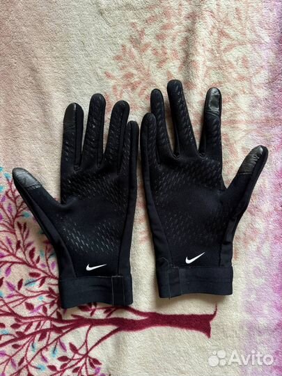 Спортивные перчатки nike