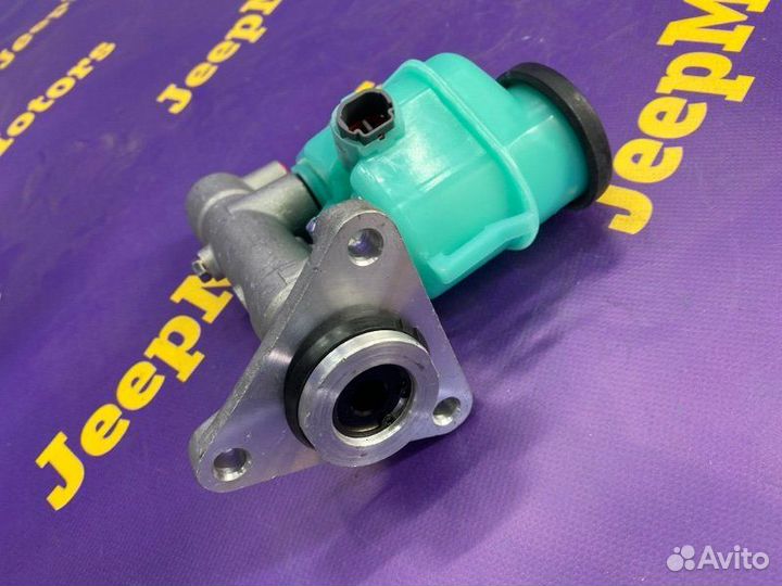 Главный тормозной цилиндр Toyota Corolla AE101