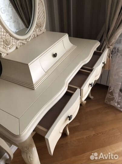 Туалетный столик