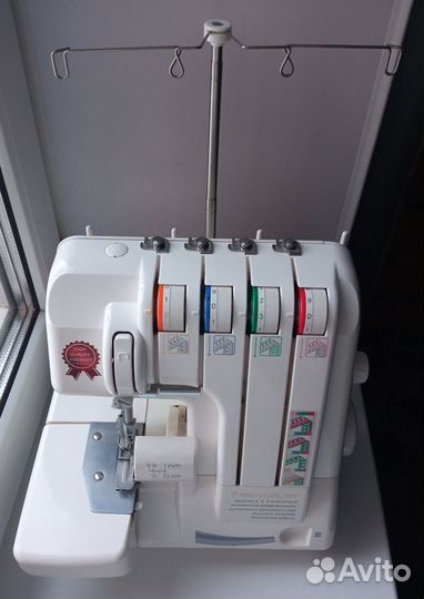 Оверлок Merrylock 005
