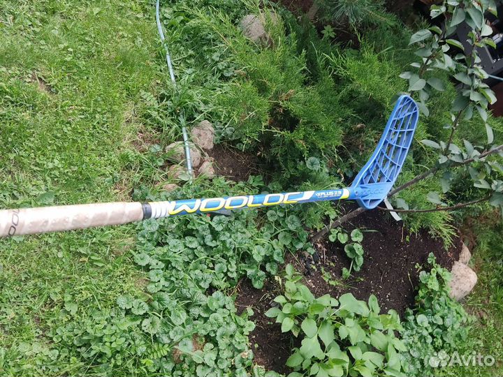 Клюшки хоккейные и клюшка для флор болла