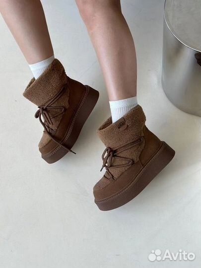 Женские кроссовки UGG