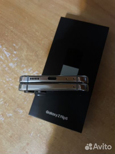 Samsung Galaxy Z Flip5, 8/512 ГБ