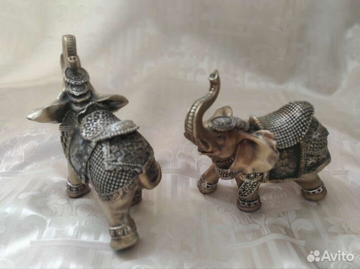 Подсвечник, статуэтка, часы