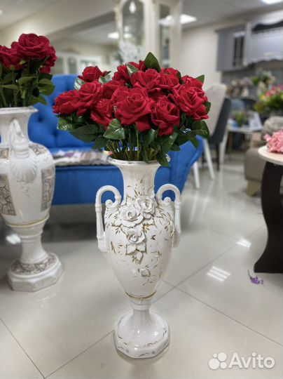 Ваза для цветов керамика и цветы