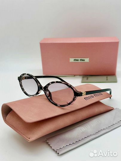 Солнцезащитные очки miu miu