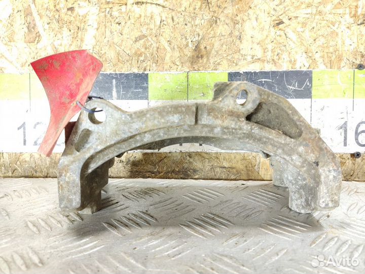 Кронштейн другой Mitsubishi Lancer 9