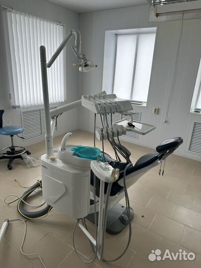 Продается стомотологическое кресло Premier 11