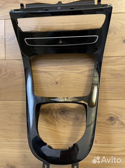 Накладка центральной консоли для Мерседес w213